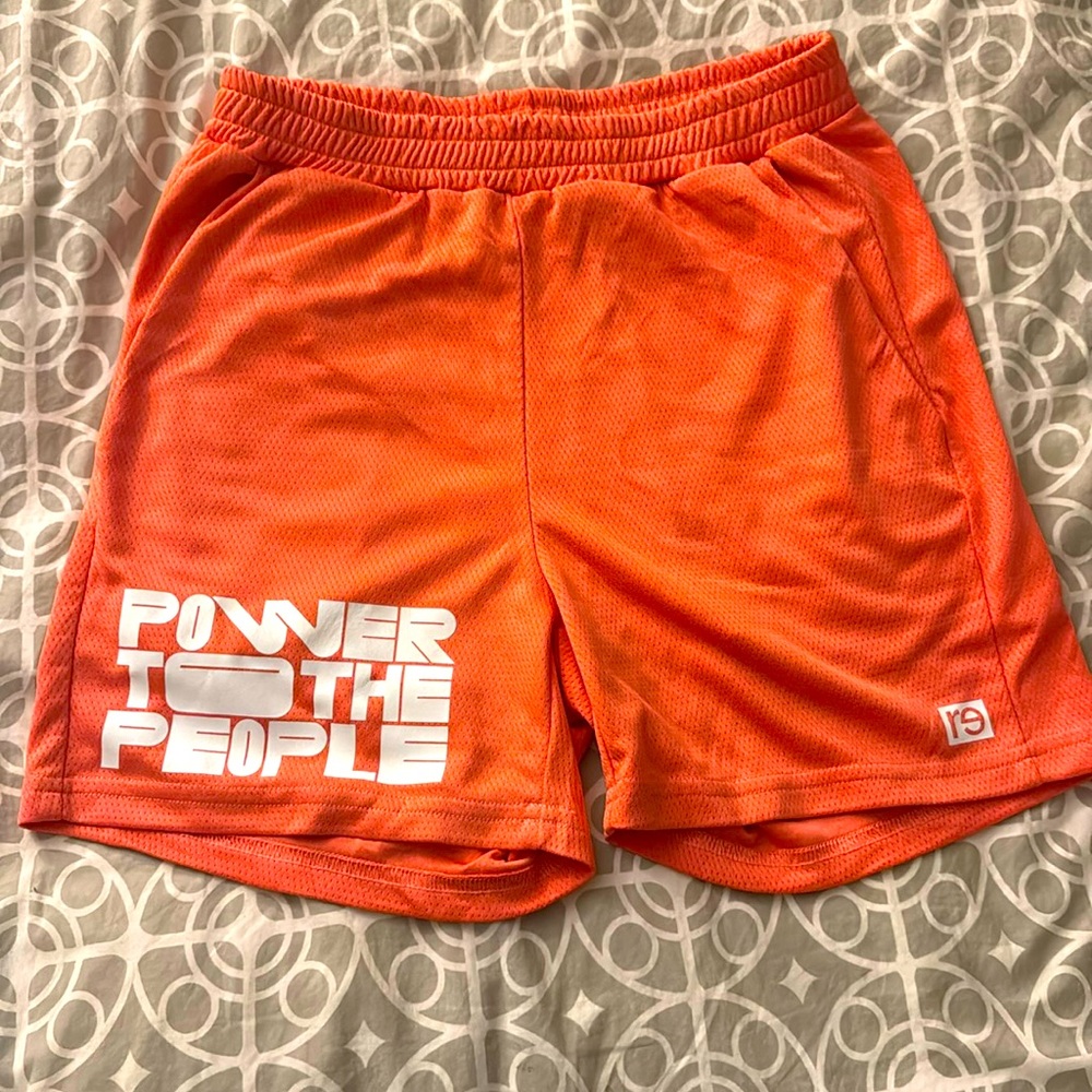 Easy and breezy shorts with an abundance of pockets. Re-inc brand shorts.